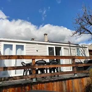 https://mobil-home-6-places.fr-provencehotel.com